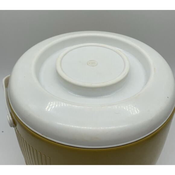 Vtg 4 Qt INSULATED Ice Bucket w/ Lid Bee Plastics Harvest Gold Cook Out Picnic - Picture 6 of 8